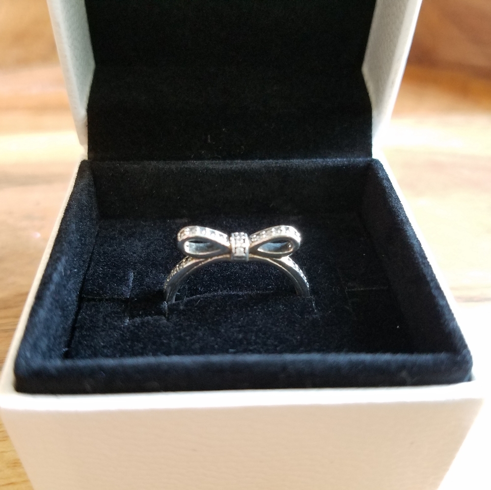 Delicate bow pandora ring S925 ALE